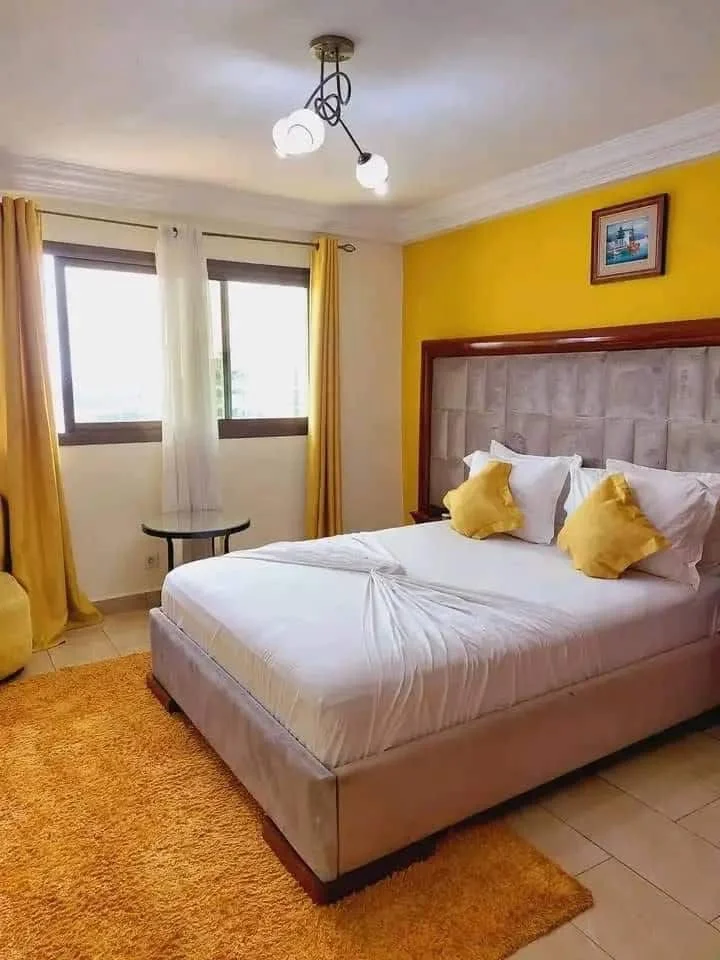 Chambre meublée