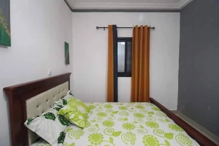 Chambre meublée