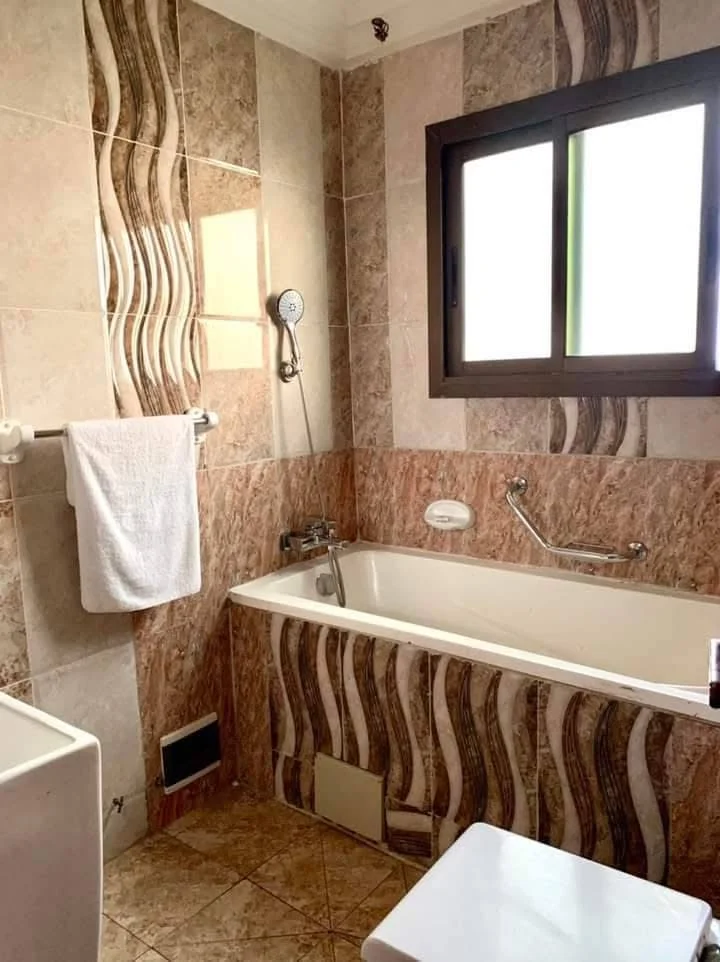 Chambre meublée