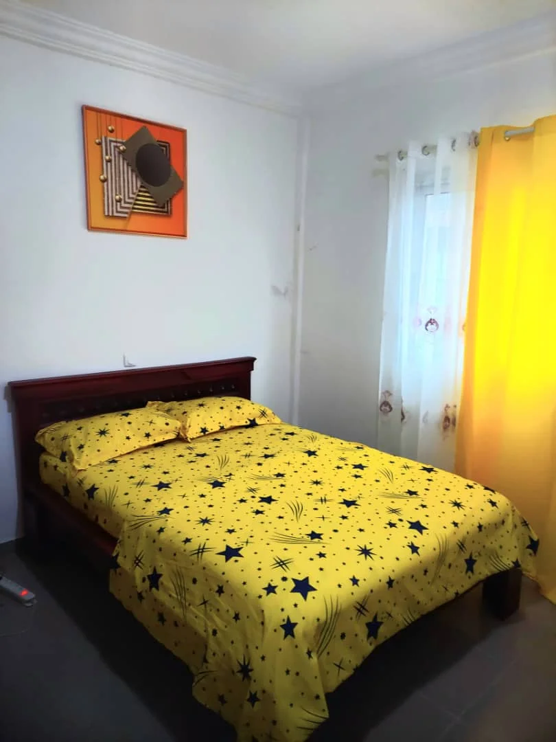 Chambre meublé